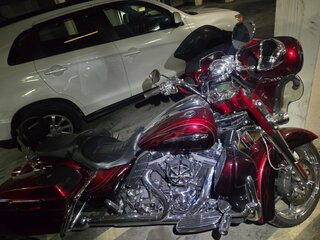 2012 Harley-Davidson CVO Street Glide, красный, 1100000 рублей, вид 2