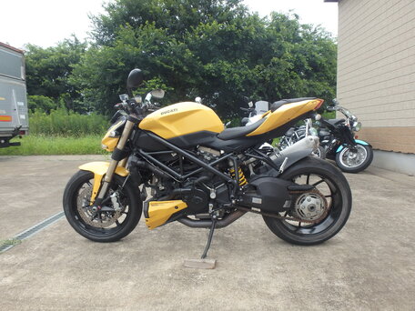 2011 Ducati Streetfighter, жёлтый, 700000 рублей, вид 1