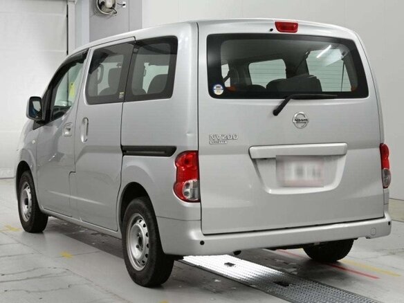 2018 Nissan NV200, серебристый - вид 5