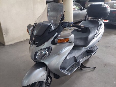 2006 Suzuki Burgman (SkyWave) 650, серебристый, 420000 рублей, вид 1