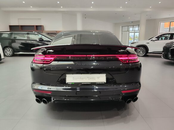 2017 Porsche Panamera Turbo II, чёрный, 5537000 рублей - вид 4