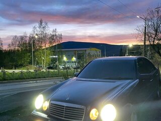 1998 Mercedes-Benz E-Класс 200 II (W210, S210), синий, 320000 рублей, вид 4
