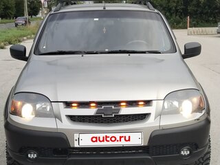 2010 Chevrolet Niva I Рестайлинг, серый, 400000 рублей, вид 3