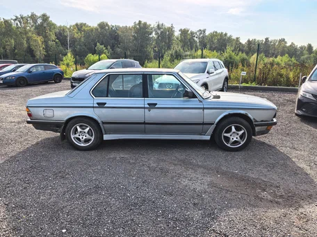 1986 BMW 5 серии 518 II (E28), серый, 390000 рублей, вид 2