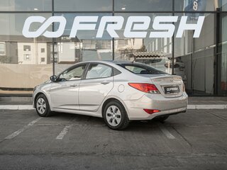 2016 Hyundai Solaris I Рестайлинг, серебристый, 949000 рублей, вид 2