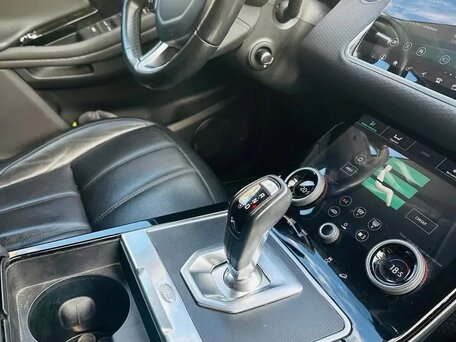2019 Land Rover Range Rover Evoque II, чёрный, 3150000 рублей, вид 4