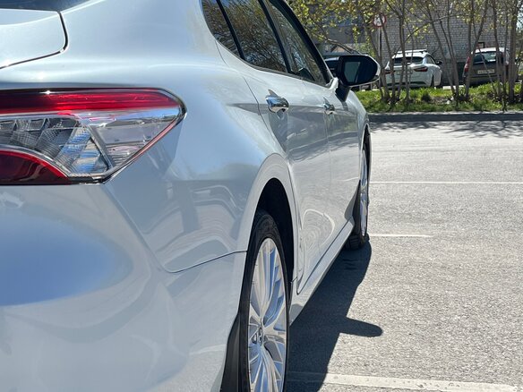 2019 Toyota Camry VIII (XV70), белый, 2940000 рублей - вид 1