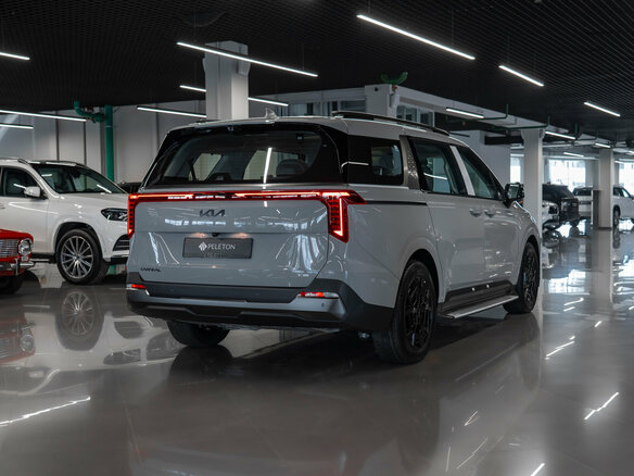 2026 Kia Carnival IV Рестайлинг, серый, 7200000 рублей - вид 4