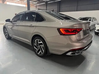 2023 Volkswagen Sagitar III Рестайлинг, золотистый, 1560000 рублей, вид 4