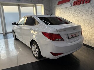 2016 Hyundai Solaris I Рестайлинг, белый, 1275000 рублей, вид 3