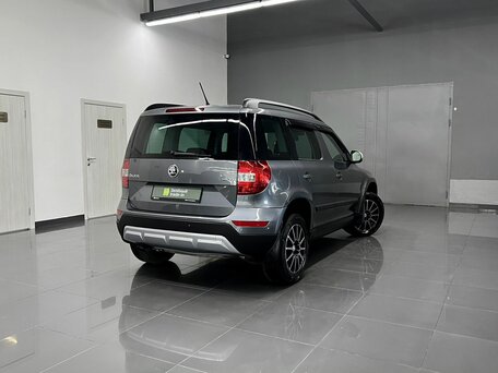 2014 Skoda Yeti I Рестайлинг, серый, 1400000 рублей, вид 2