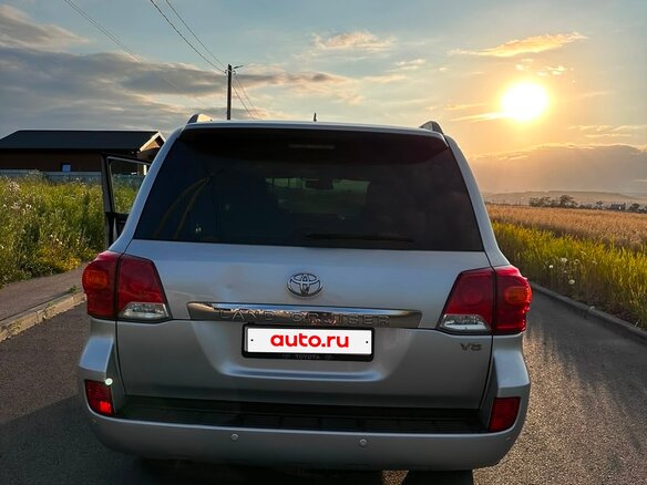 2015 Toyota Land Cruiser 200 Series Рестайлинг 1, серый, 4200000 рублей - вид 4