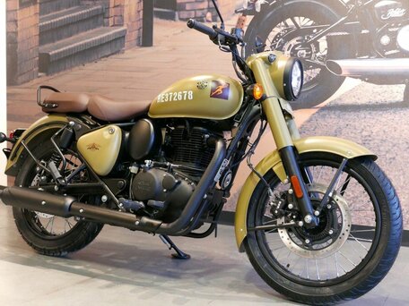 2024 Royal Enfield Classic 350, коричневый, 470000 рублей, вид 3