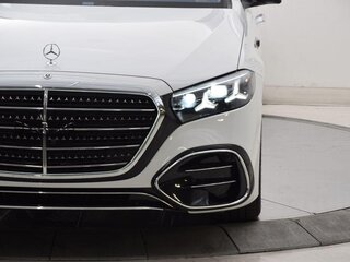 2026 Mercedes-Benz S-Класс 500 4MATIC VII (W223) Рестайлинг, белый, 19059596 рублей, вид 3