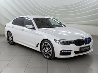 2017 BMW 5 серии 520i VII (G30/G31/G38), белый, 3428000 рублей, вид 1