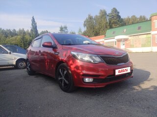 2015 Kia Rio III Рестайлинг, красный, 850000 рублей, вид 3