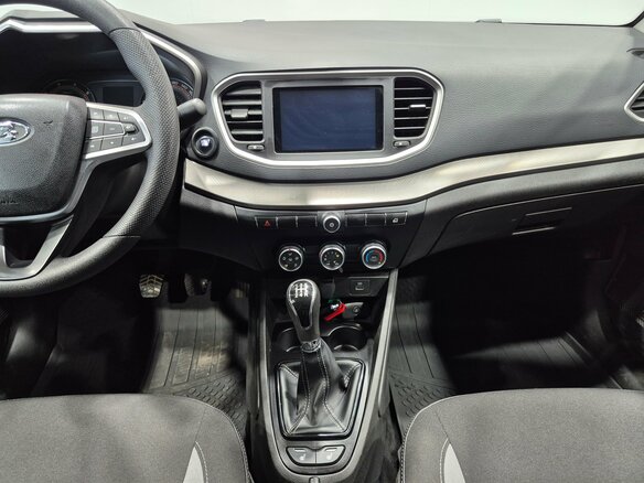 2024 Lada (ВАЗ) Vesta I Рестайлинг (NG), белый, 1170000 рублей - вид 12
