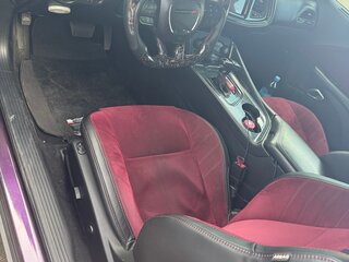 2020 Dodge Challenger III Рестайлинг 2, пурпурный, 3499999 рублей, вид 3