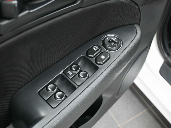 2011 Hyundai i30 I Рестайлинг, белый, 989900 рублей - вид 21
