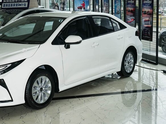 2026 Toyota Corolla XII (E210) Рестайлинг 2, белый, 2200000 рублей - вид 8