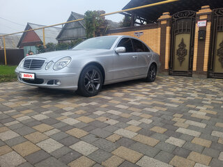 2005 Mercedes-Benz E-Класс 200 III (W211, S211), серебристый, 1350000 рублей, вид 2