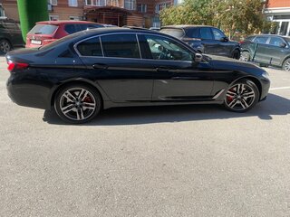 2022 BMW 5 серии 540d xDrive VII (G30/G31/G38) Рестайлинг, чёрный, 9300000 рублей, вид 2