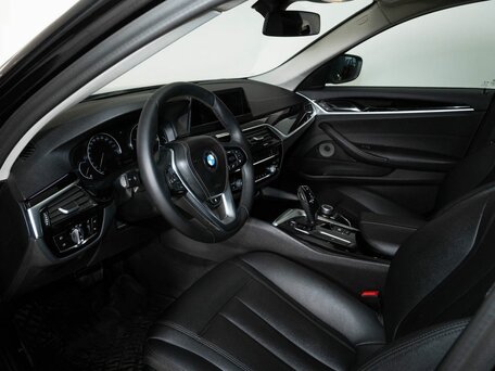 2019 BMW 5 серии 520d VII (G30/G31/G38), чёрный, 2720000 рублей, вид 5