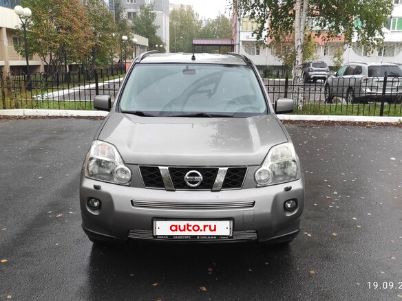 2010 Nissan X-Trail II, серый, 950000 рублей - вид 1