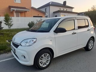 2019 Toyota Passo III Рестайлинг, белый, 940000 рублей, вид 3