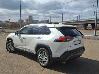 2019 Toyota RAV4 V (XA50), белый, 3975000 рублей, вид 3