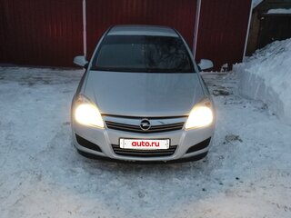 2011 Opel Astra H Рестайлинг, серебристый, 580000 рублей, вид 1