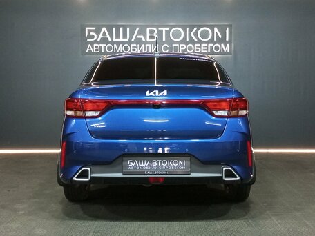 2021 Kia Rio IV Рестайлинг, синий, 1629000 рублей, вид 5