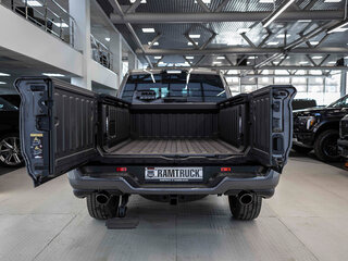 2026 Ram 1500 Crew Cab V Рестайлинг, серый, 11735321 рублей, вид 3