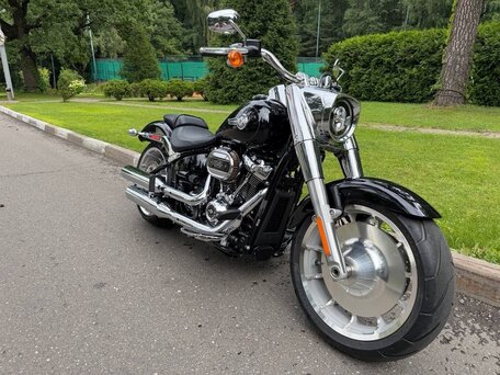 2024 Harley-Davidson Fat Boy, чёрный, 2399000 рублей, вид 2