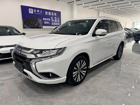 2022 Mitsubishi Outlander III Рестайлинг 3, белый, 1950000 рублей, вид 1