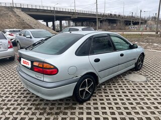 2000 Renault Laguna I, серебристый, 250000 рублей, вид 4