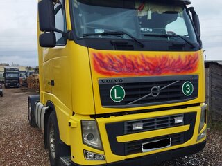 2009 Volvo FH, жёлтый, 3100000 рублей, вид 1