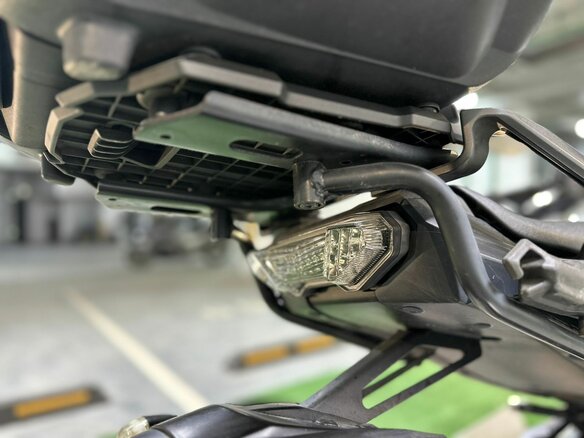 2015 Yamaha MT-09 Tracer (FJ-09), серебристый, 645000 рублей - вид 9