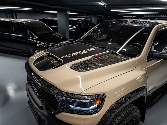 2022 Ram 1500 Crew Cab TRX V, коричневый - вид 2