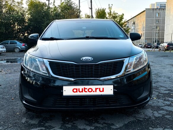 2013 Kia Rio III, чёрный, 900000 рублей