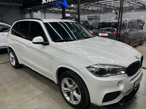 2018 BMW X5 30d III (F15), белый, 5000000 рублей - вид 1