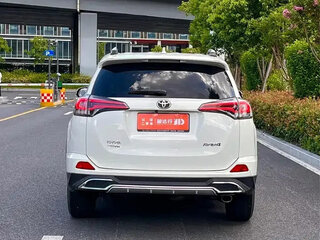 2019 Toyota RAV4 IV (XA40) Рестайлинг, белый, 1840000 рублей, вид 3