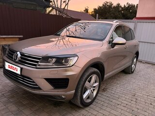 2015 Volkswagen Touareg II Рестайлинг, бежевый, 2400000 рублей, вид 4