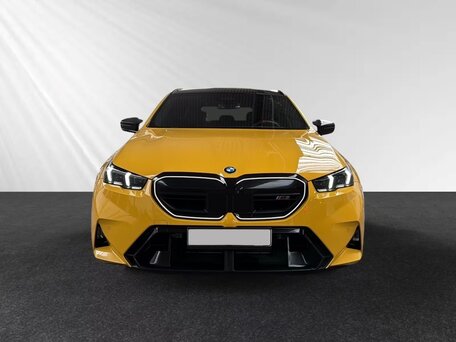 BMW M5 VII (G90)