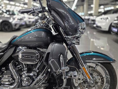 2015 Harley-Davidson CVO Limited, чёрный, 1599000 рублей, вид 2