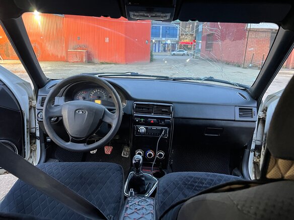 2011 Lada (ВАЗ) Priora I, белый, 250000 рублей - вид 5