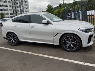 2022 BMW X6 40i III (G06), белый, 10500000 рублей, вид 2