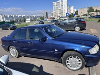 1997 Mercedes-Benz C-Класс 180 I (W202) Рестайлинг, синий, 265000 рублей, вид 2