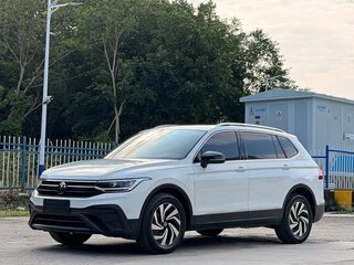2024 Volkswagen Tiguan Allspace II Рестайлинг, чёрный, 2395000 рублей, вид 1