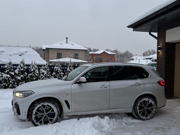 2020 BMW X5 40i IV (G05/G18), белый, 6500000 рублей - вид 17